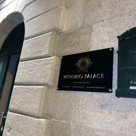 Alojamento de Acomodação e Pequeno-almoço Vittorio Palace Duomo *