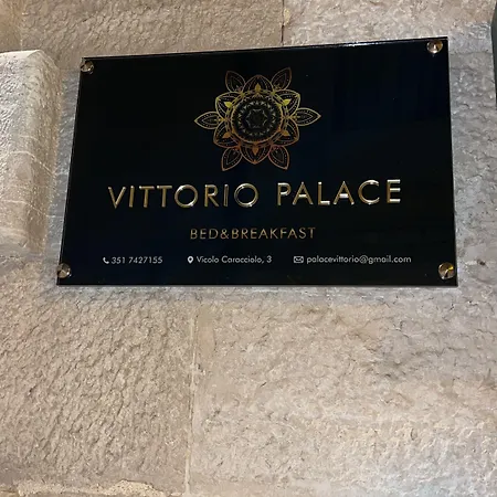 Alojamento de Acomodação e Pequeno-almoço Vittorio Palace Duomo *